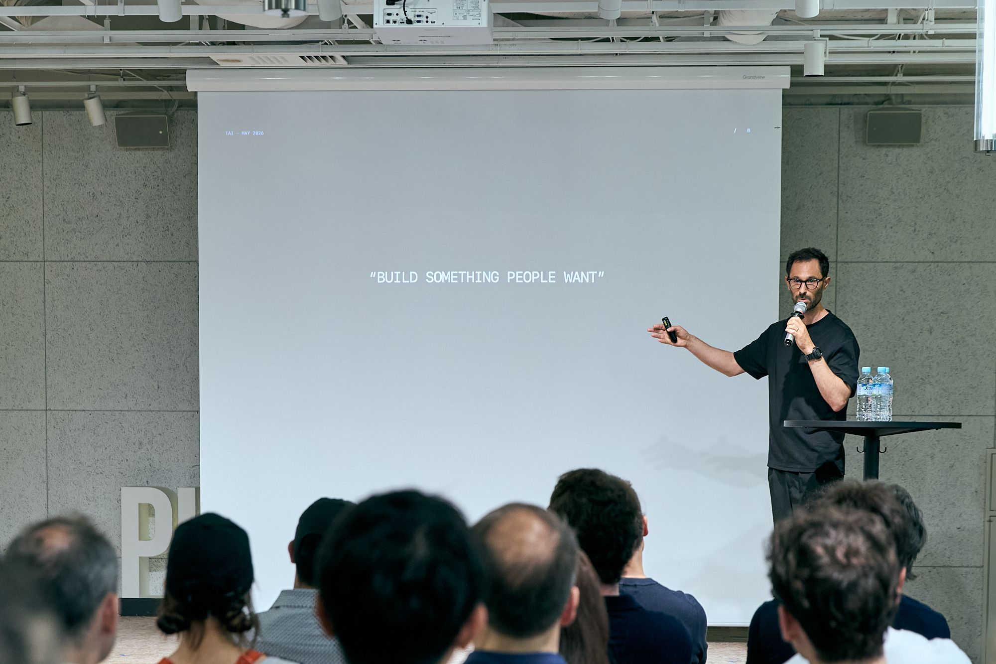 「Applied AI in Brand Architecture」の講演風景。